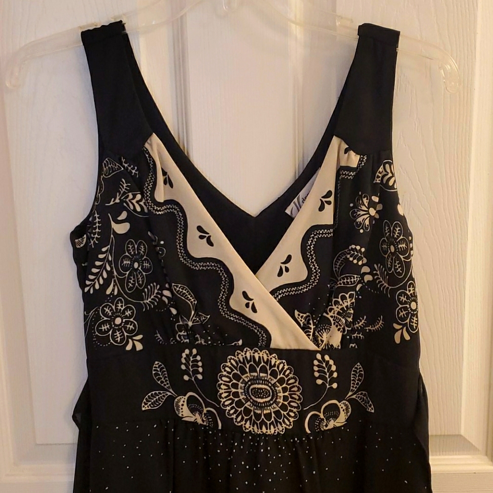Black and cream, v neck dress